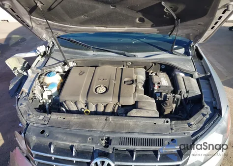 2013 Volkswagen Passat 2.5L Wolfsburg Edition z USA, uszkodzony, nr VIN 1VWAP7A33DC142135